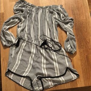 UO Ecote Off the shoulder Long Sleeves Romper